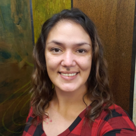 Meet your Posher, Stacie - Picture 9 of 9